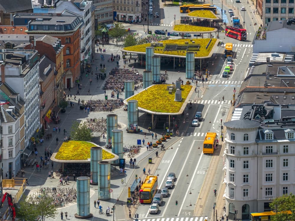 Downtown travel spaces includes shade platforms, Copenhagen