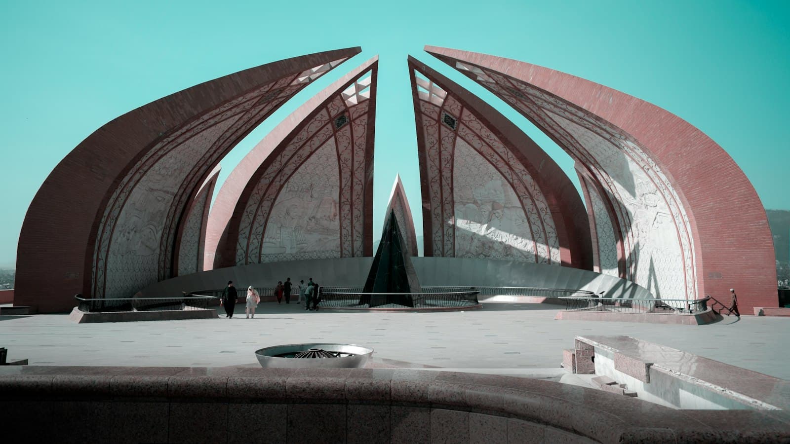 The petal-shaped Pakistan Monument in Islamabad under a clear sky