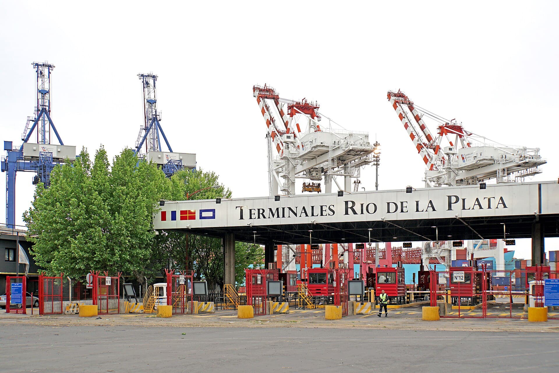 What Argentina asks an investor for