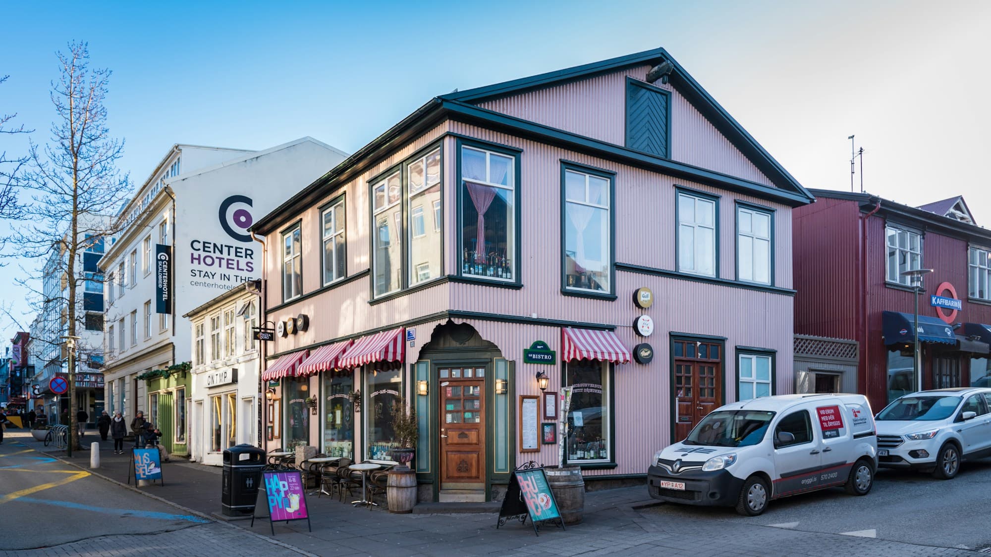 Iceland residence permit: the work, study and family routes for Americans in 2026