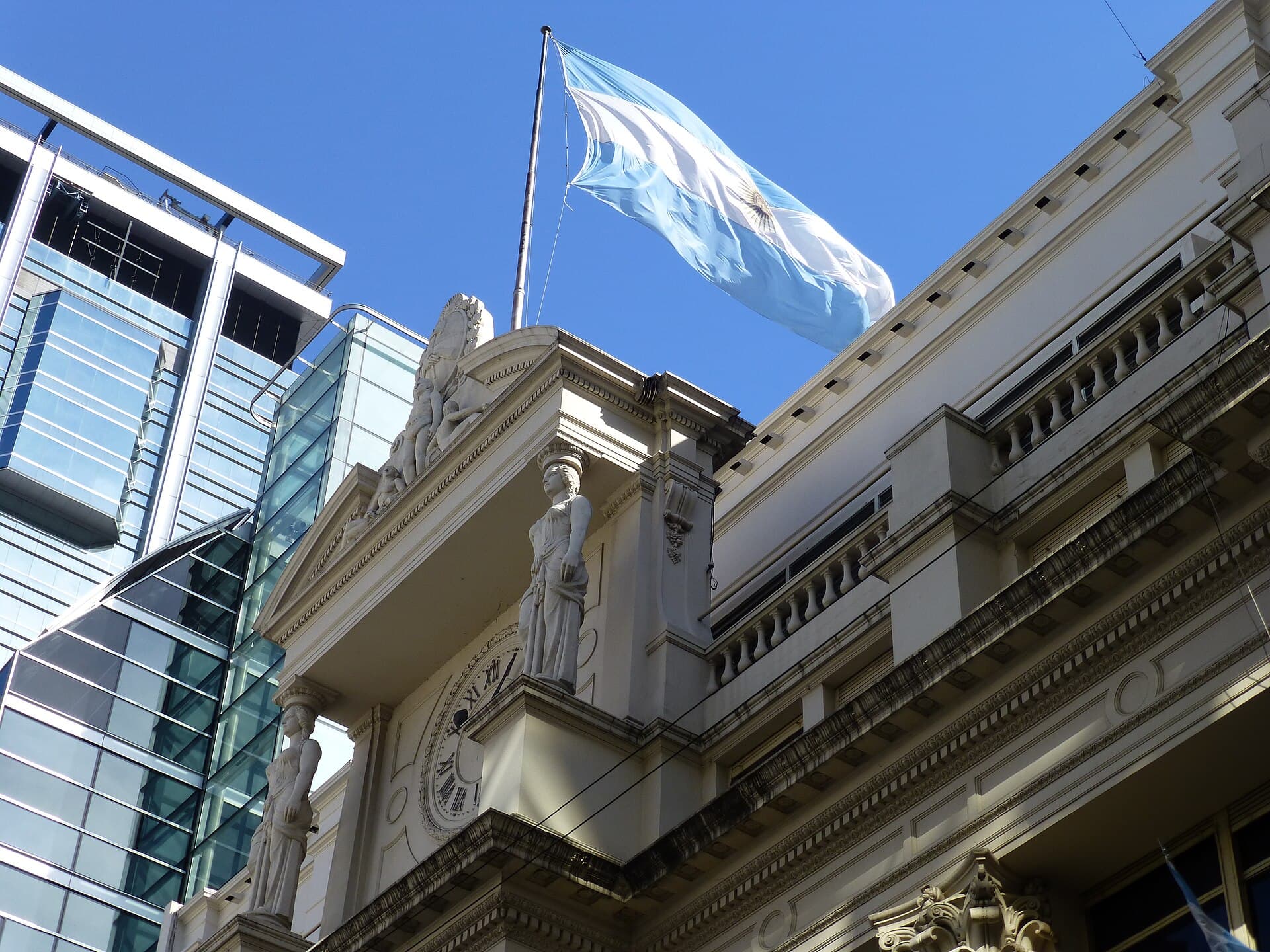 Argentina's investment visa asks for about $980