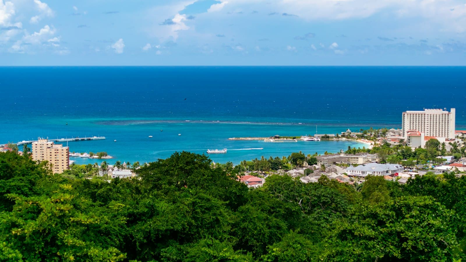 Moving to Jamaica in 2026: how Americans settle on the island