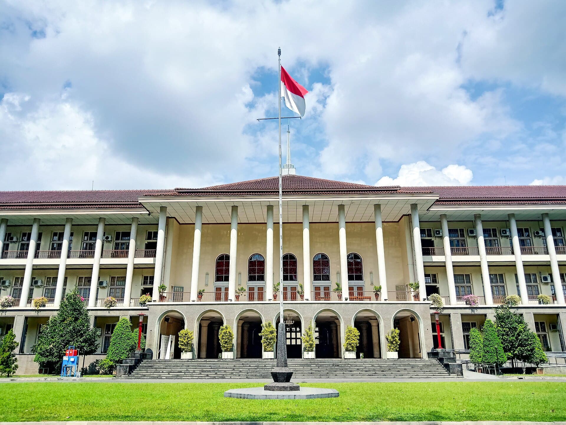 Indonesia retired the C316 code. The student visa you need now is an E30B.