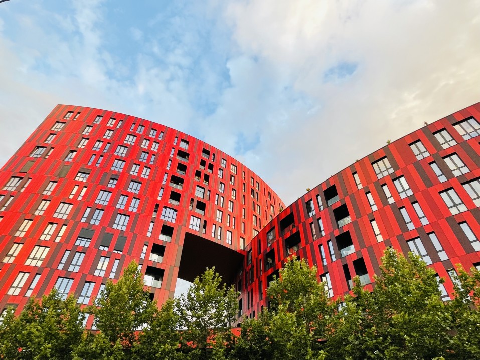 architecture-building-building-exterior-red-albania-albanian_t20_wglVze